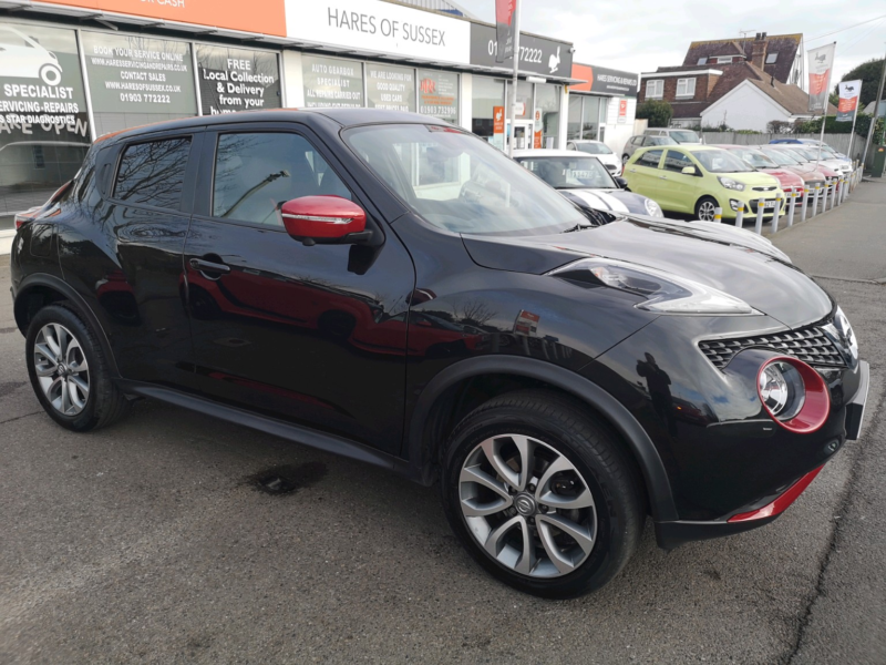 2017 Nissan Juke 1.2 Dig-T Tekna 5dr in Black — image 1