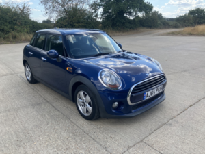 2016 MINI Hatch 1.5 5-Door Hatch Cooper in Blue — image 2