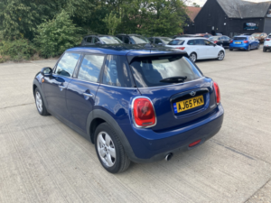 2016 MINI Hatch 1.5 5-Door Hatch Cooper in Blue — image 4