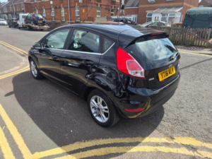2016 Ford Fiesta 1.0t Ecoboost Zetec Euro 6 (s/s) 5dr in Black — image 4