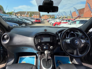 2019 Nissan Juke 1.6 Tekna Xtron Euro 6 5dr in Grey — image 2