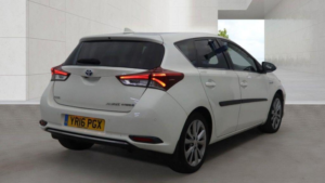 2016 Toyota Auris 1.8 Vvt-H Excel CVT Euro 6 (s/s) 5dr in White — image 5