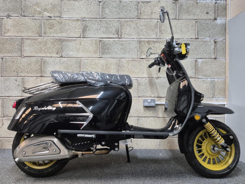 2025 Royal Alloy Gp125 Lc Se in Black — image 1