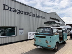 1970 Volkswagen T2 Campervan 1970 Bay Vanwurks Camper Van in Blue — image 3