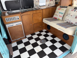1970 Volkswagen T2 Campervan 1970 Bay Vanwurks Camper Van in Blue — image 4