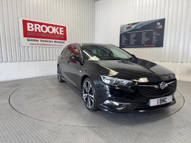 2018 Vauxhall Insignia 2.0 Turbo D Blueinjection Sri Vx Line Nav Sports Tourer Euro 6 (s/s) 5dr in Black — image 1