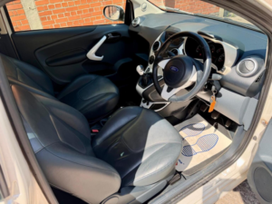 2013 Ford Ka 1.2 Titanium Euro 5 3dr in White — image 3