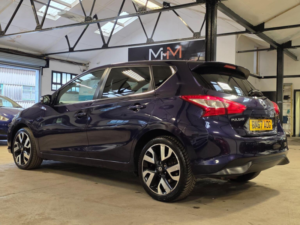 2017 Nissan Pulsar 1.2 Dig-T Tekna Euro 6 (s/s) 5dr in Blue — image 6