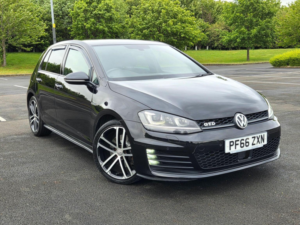 2016 Volkswagen Golf 2.0 Tdi Bluemotion Tech Gtd DSG Euro 6 (s/s) 5dr in Black — image 3