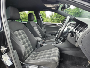 2016 Volkswagen Golf 2.0 Tdi Bluemotion Tech Gtd DSG Euro 6 (s/s) 5dr in Black — image 4