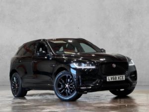 2018 Jaguar F-Pace 2.0 D240 R-Sport Auto AWD Euro 6 (s/s) 5dr in Black — image 5