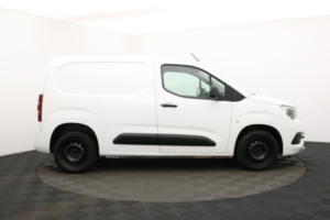 2020 Vauxhall Combo 1.6 Turbo D 2300 Sportive Panel Van 4dr Diesel Manual L1 H1 Euro 6 (s/s) (100 Ps) in White — image 2