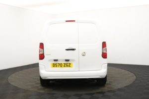 2020 Vauxhall Combo 1.6 Turbo D 2300 Sportive Panel Van 4dr Diesel Manual L1 H1 Euro 6 (s/s) (100 Ps) in White — image 6