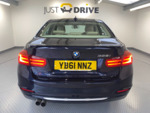 2012 BMW 3 Series 2.0 328i Modern Saloon 4dr Petrol Auto Euro 5 (s/s) (245 Ps) in Blue — image 4