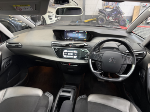 2014 Citroen C4 Picasso 1.6 E-Hdi Exclusive+ in Red — image 2