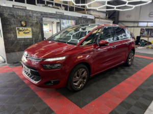 2014 Citroen C4 Picasso 1.6 E-Hdi Exclusive+ in Red — image 4