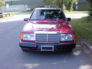 1992 Mercedes-Benz 260 Ref 8682 - Mercedes Benz W124 260e Petrol Automatic – Air Con (rhd - Fresh Japanese Import) in Red — image 4