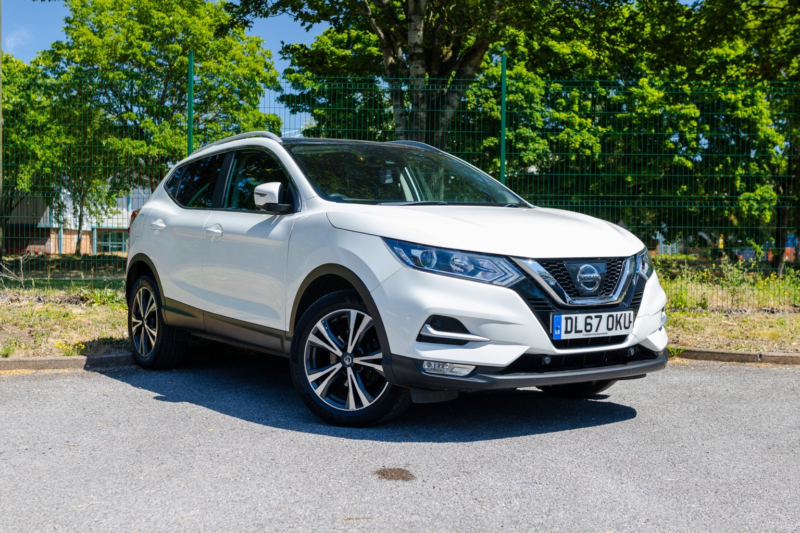 2017 Nissan Qashqai 1.2 Dig-T N-Connecta in White — image 1