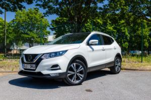 2017 Nissan Qashqai 1.2 Dig-T N-Connecta in White — image 3