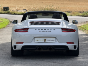 2017 Porsche 911 3.0 T 991 Carrera S in White — image 3