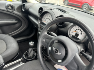 2014 MINI Countryman 1.6 Cooper Countryman in White — image 2