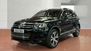 2013 Volkswagen Touareg 3.0 Tdi V6 Bluemotion Tech R-Line Tiptronic 4WD Euro 5 (s/s) 5dr in Black — image 3