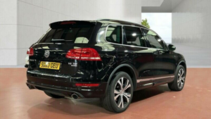 2013 Volkswagen Touareg 3.0 Tdi V6 Bluemotion Tech R-Line Tiptronic 4WD Euro 5 (s/s) 5dr in Black — image 5