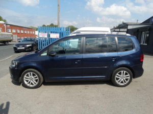 2013 Volkswagen Touran 1.6 Tdi Se Euro 5 5dr in Blue — image 5