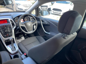 2013 Vauxhall Astra 2.0 Cdti Sri Sports Tourer Auto Euro 5 5dr in Grey — image 5