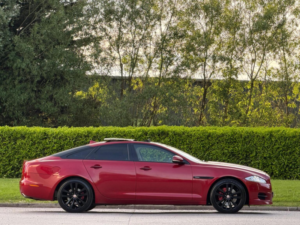 2016 Jaguar Xj 3.0d V6 Portfolio Auto Euro 5 4dr in Red — image 2