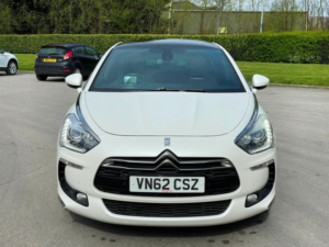 2012 Citroen Ds5 2.0 H E-Hdi Airdream Dstyle Egs6 4WD Euro 5 (s/s) 5dr in White — image 4