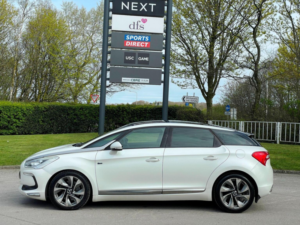 2012 Citroen Ds5 2.0 H E-Hdi Airdream Dstyle Egs6 4WD Euro 5 (s/s) 5dr in White — image 6