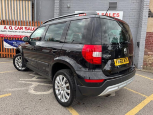 2017 Skoda Yeti 1.2 Tsi Se Outdoor Euro 6 (s/s) 5dr in Black — image 5