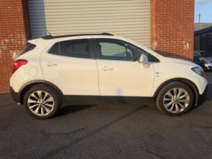 2015 Vauxhall Mokka 1.4 I Turbo Se in White — image 3