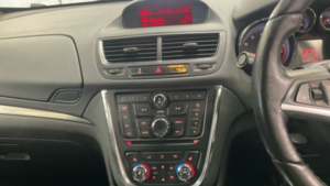 2015 Vauxhall Mokka 1.4 I Turbo Se in White — image 4