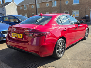 2019 Alfa Romeo Giulia 2.0t Super Saloon 4dr Petrol Auto Euro 6 (s/s) (200 Ps) in Red — image 4