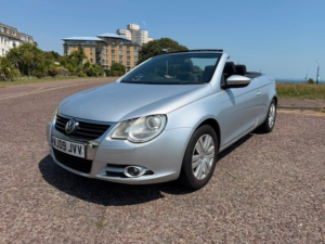 2009 Volkswagen Eos 2.0 Tdi Cr in Silver — image 3