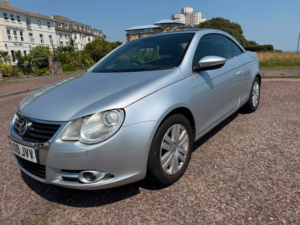 2009 Volkswagen Eos 2.0 Tdi Cr in Silver — image 4