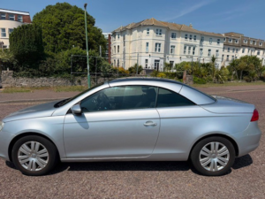2009 Volkswagen Eos 2.0 Tdi Cr in Silver — image 6