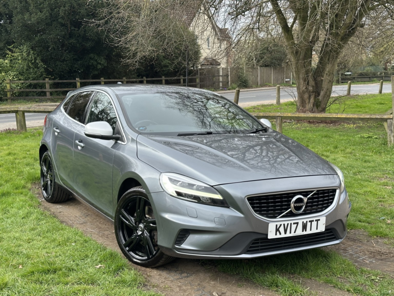 2017 Volvo V40 2.0 R-Design Pro D4 in Grey — image 1