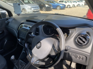 2015 Renault Captur 0.9 Dynamique Nav Tce 90 in Black — image 5