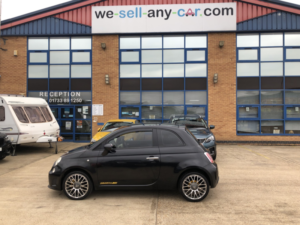 2011 Fiat 500 1.2 500 1.2 Lounge (start Stop) in Black — image 6