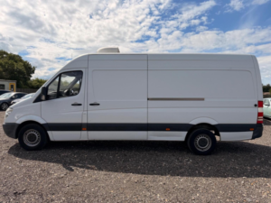 2012 Mercedes-Benz Sprinter 2.2 Cdi 308 Refrigerated Van 4dr Mwb in White — image 5