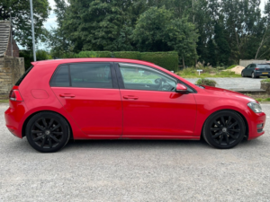 2013 Volkswagen Golf 2.0 Tdi Bluemotion Tech Gt in Red — image 2