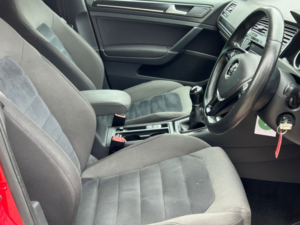 2013 Volkswagen Golf 2.0 Tdi Bluemotion Tech Gt in Red — image 3