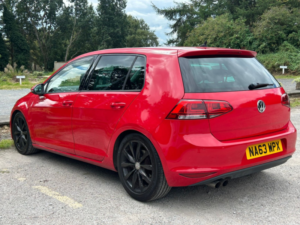 2013 Volkswagen Golf 2.0 Tdi Bluemotion Tech Gt in Red — image 6