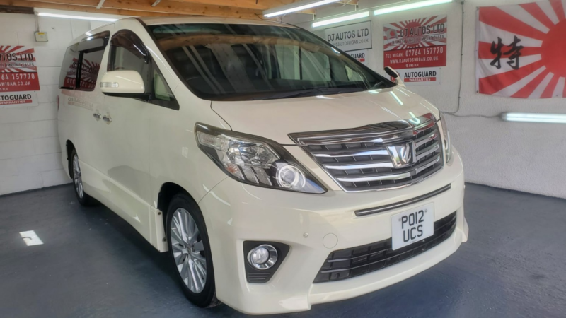2012 Toyota Alphard 2.4 Auto 7 Seater Twin Sunroofs in White — image 1