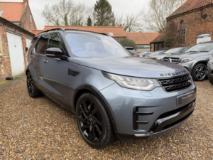 2020 Land Rover Discovery 3.0 Sd V6 Hse Luxury in Blue — image 6