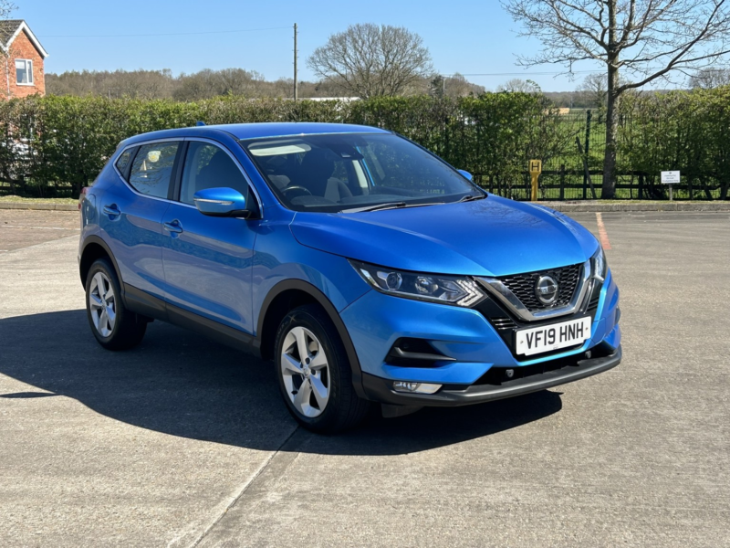 2019 Nissan Qashqai 1.5 Dci Acenta Premium in Blue — image 1