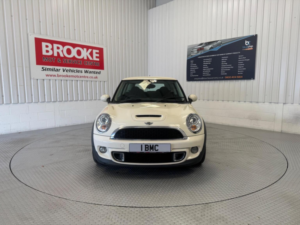 2014 MINI Hatch 1.6 Cooper S Euro 5 (s/s) 3dr in White — image 5